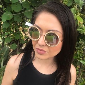 🆕 Guess Round Pearl Sunglasses NWT